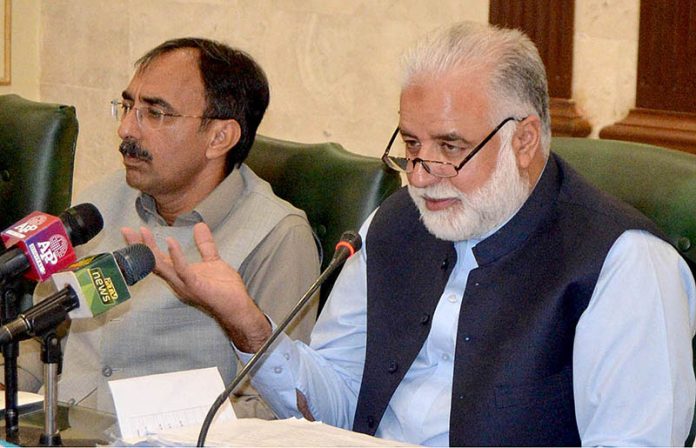 Federal Minister for Parliamentary Affairs Mr. Murtaza Javed Abbasi as Chief Secretary in charge of Prime Minister's Public Affairs and Complaints Wing is addressing an open Kacheri at Lahore office