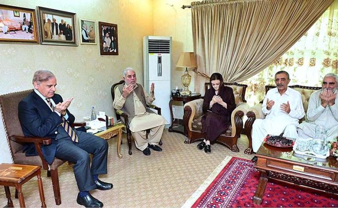 Prime Minister Muhammad Shehbaz Sharif visits the residence of former Mayor Rawalpindi and PML-N leader Sardar Naseem to express condolences upon the demise of his mother