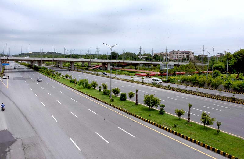 A deserted view of Faisal Avenue on 9th Muharram-ul-Haram observing Youm-e-Ashura in the federal capital. Muharram ul Harram, the first month of the Islamic calendar is known as the mourning month to pay homage in remembrance of the martyrdom (Shahadat) of Hazrat Imam Hussain (AS), the grandson of the Holy Prophet Mohammad (SAWW), along with his family members and companions at the battle of Karbala