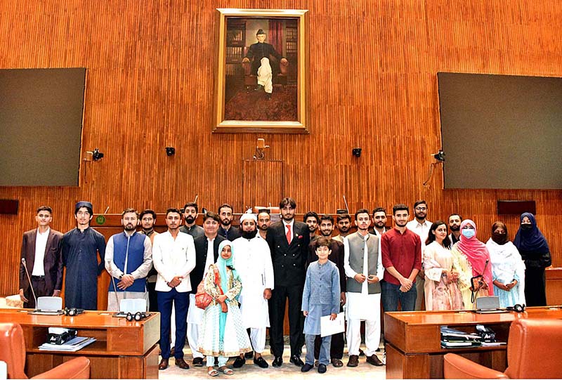A group photograph of the delegation of WEFIXERS organization in the Senate Hall at Parliament House