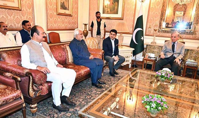 Former MPA Rana Mashood along with a delegation calls on Prime Minister Muhammad Shehbaz Sharif