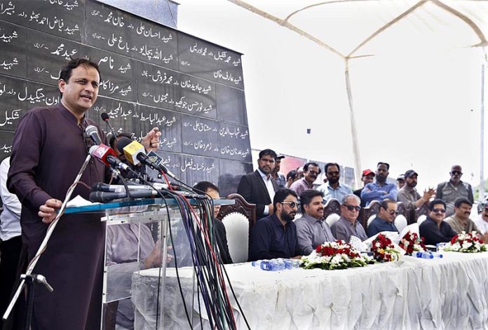 Mayor of Karachi, Murtaza Wahab addressing the inauguration ceremony of renovation of Shahrah-e-Faisal at Karsaz Martyrs Memorial hall