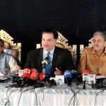 Federal Minister for Power, Engr. Khurram Dastgir Khan addressing a press conference in Phool Nagar