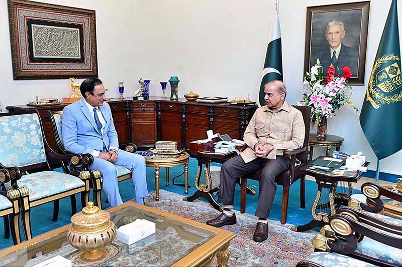 Chairman WAPDA, Lt. Gen. (R) Sajjad Ghani calls on Prime Minister Muhammad Shehbaz Sharif