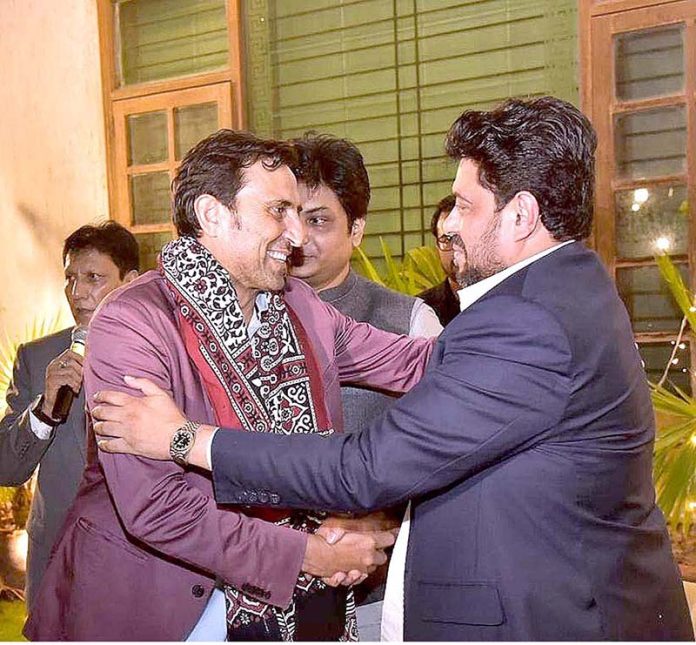 President Karachi Premier League Younas khan thanking Governor Sindh Kamran Khan Tessori for coming to the event