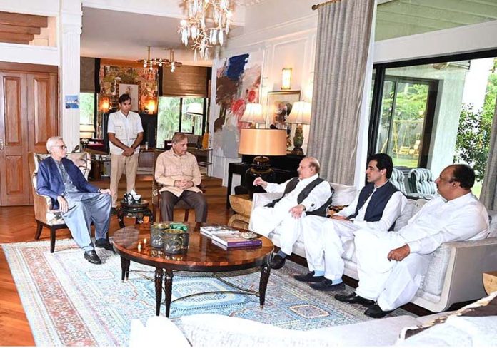Prime Minister Muhammad Shehbaz Sharif visits the residence of Leader of Istehkam e Pakistan Party Jahangir Khan Tareen and offered condolences on the sad demise of his brother