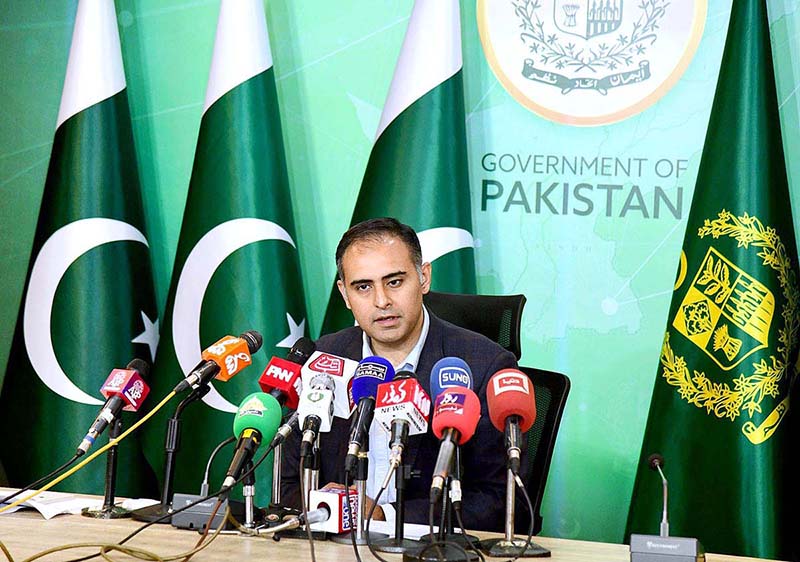 Coordinator to the Prime Minister on Energy and Economy Bilal Azhar Kayani addressing a press conference