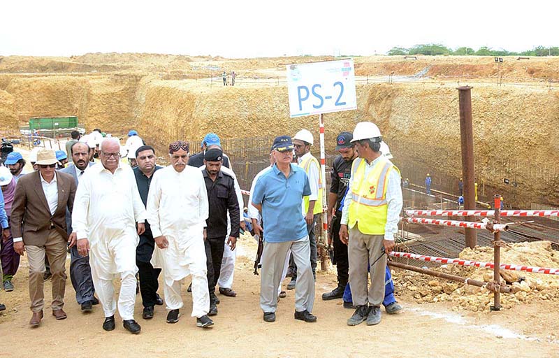 Federal Minister for Water Resources Syed Khursheed Ahmed Shah visiting Greater Karachi Water Supply Scheme K-IV project take-off site at Keenjhar Lak