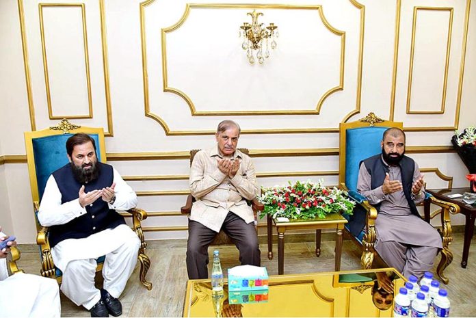 Prime Minister Muhammad Shehbaz Sharif visited the residence of former MNA Abdul Ghaffar Dogar and offered condolence on the death of his spouse