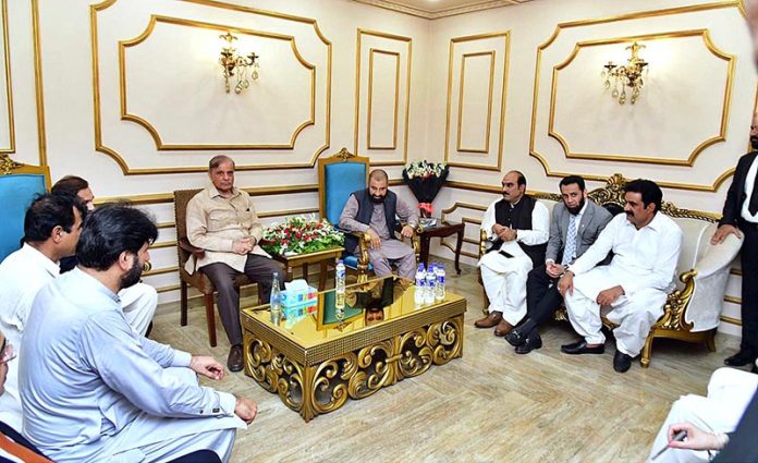 Prime Minister Muhammad Shehbaz Sharif visited the residence of former MNA Abdul Ghaffar Dogar and offered condolence on the death of his spouse