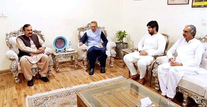 President Dr. Arif Alvi offering his condolences over the sad demise of the son of Dr. Tariq Fazal Chaudhary at his residence