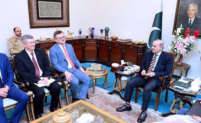 Foreign Minister of Ukraine Dmytro Kuleba calls on Prime Minister Muhammad Shehbaz Sharif