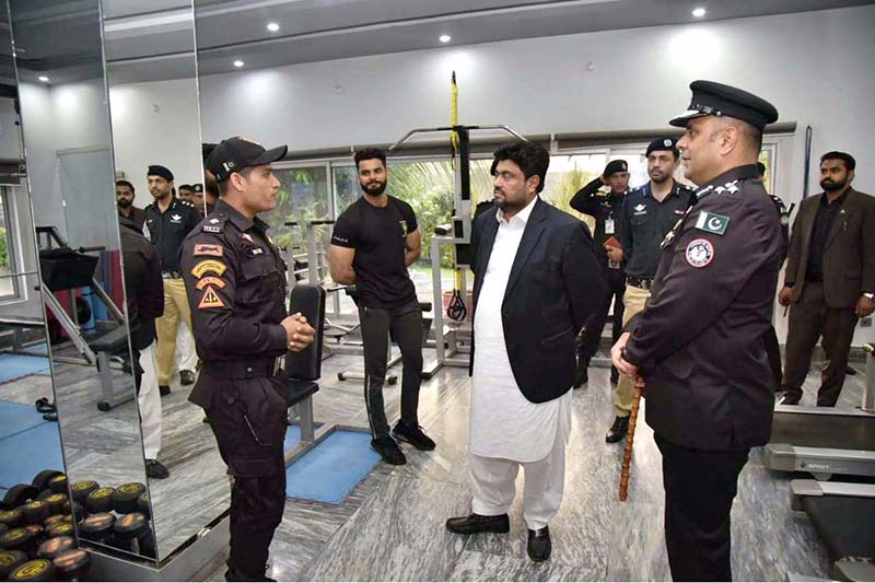 Sindh Governor Kamran Khan Tessori visiting departments of Special Security Units