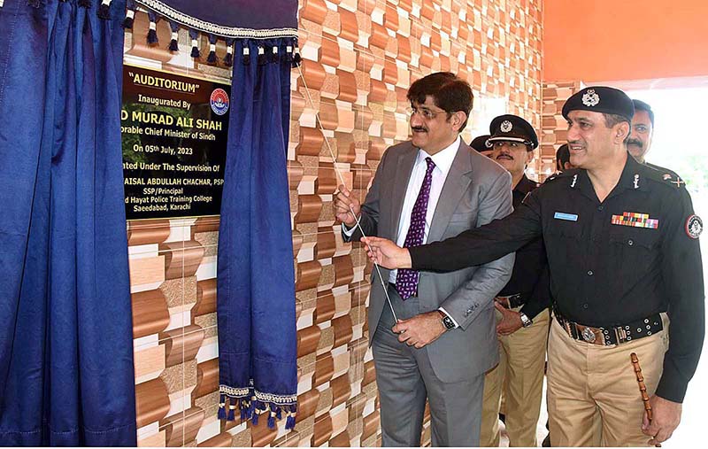 Sindh Chief Minister Syed Murad Ali Shah unveils the plaque to inaugurate auditorium at Shahid Hayat Police Training College, Saeedabad. Inspector General Police Ghulam Nabi Memon is also present on the occasion