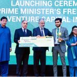Prime Minister Muhammad Shehbaz Sharif presenting cash prize of Rs.1 million each to recipients of 'National Innovation Awards' during Launching Ceremony of PM's Freelancers & Venture Capital Initiative