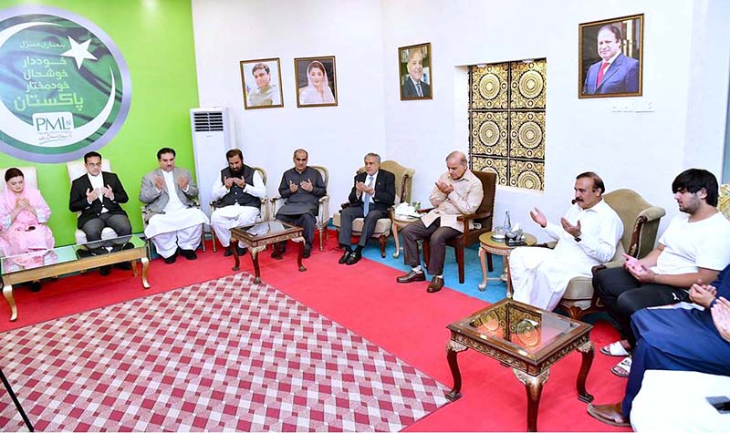 Prime Minister Muhammad Shehbaz Sharif and Federal Ministers visit former MNA Dr. Tariq Fazal Chaudhry to offer him condolences for the unfortunate accidental death of his son