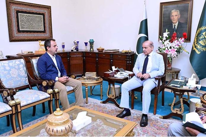 Secretary General PMLN Punjab and Former Parliamentarian Awais Leghari calls on Prime Minister Muhammad Shehbaz Sharif Secretary General PMLN Punjab and Former Parliamentarian Awais Leghari calls on Prime Minister Muhammad Shehbaz Sharif