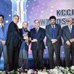 Prime Minister Muhammad Shehbaz Sharif presenting awards to highest exporters at "KCCI Exports Trophy Awards Ceremony 2022-23