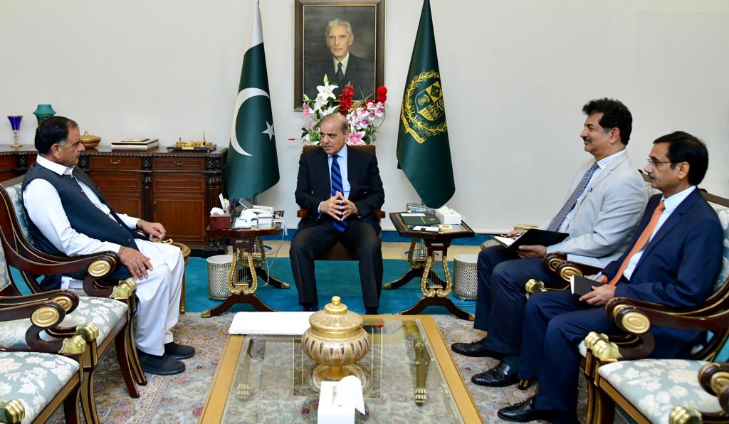 Commerce Minister, former MNA call on PM