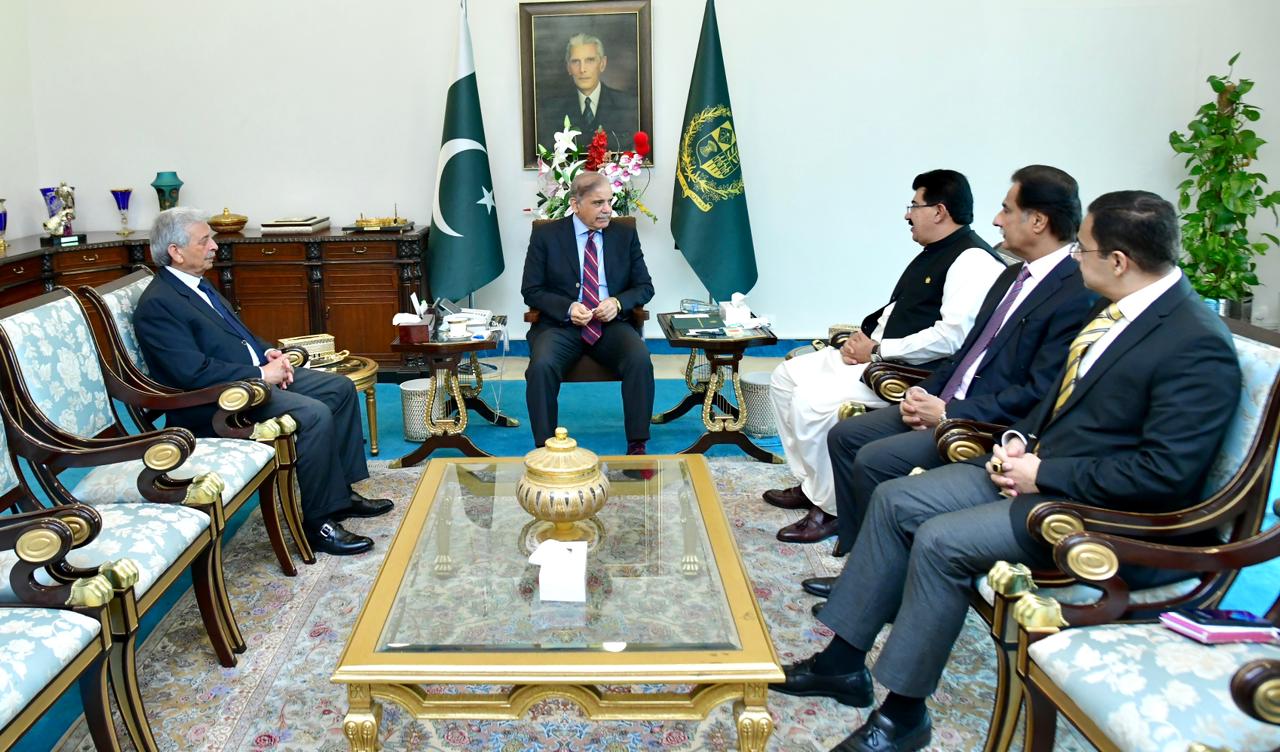 PM, Chairman Senate discuss overall political situation