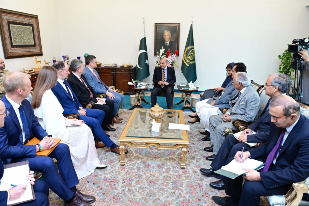 PM calls for negotiated, diplomatic settlement of Ukraine conflict