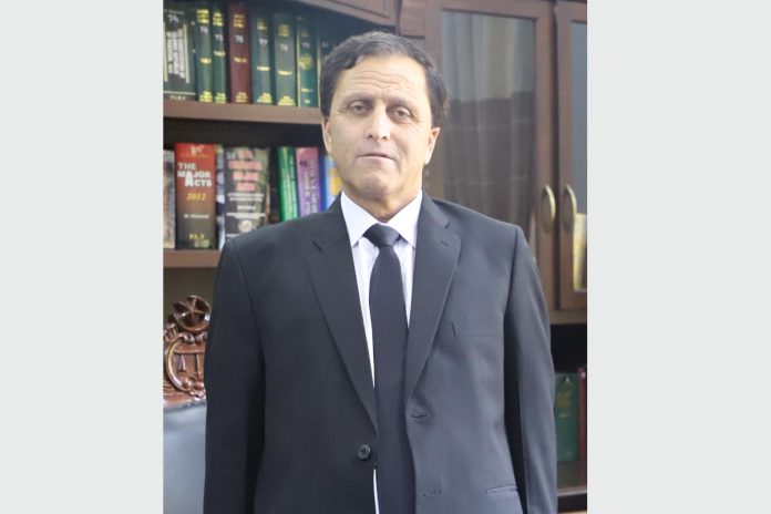 Justice Khawaja Naseem sworn in as acting AJK Chief Justice