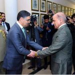 The outgoing Prime Minister Muhammad Shehbaz Sharif receiving caretaker Prime Minister Anwaar-ul-Haq Kakar at Prime Minister's House