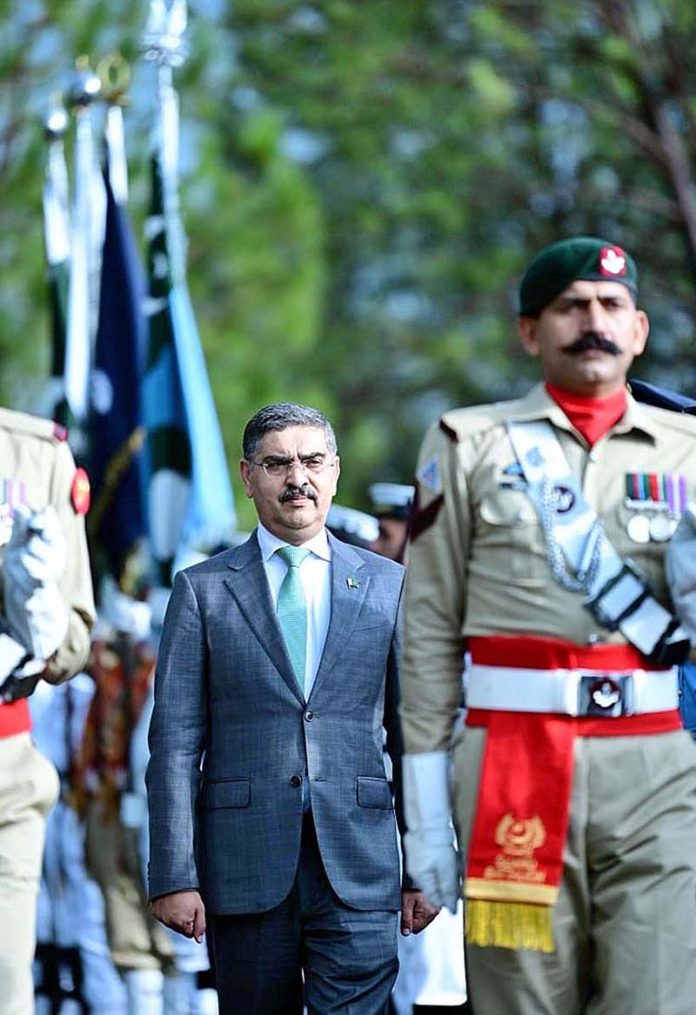 Caretaker Prime Minister Anwaar-ul-Haq Kakar being presented Guard of Honor at Prime Minister's House