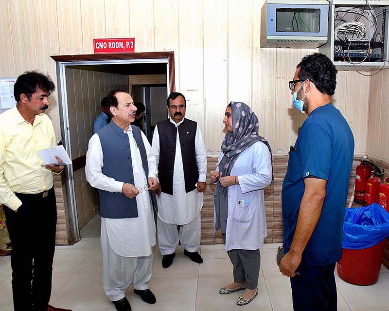 Caretaker Federal Health Minister Dr. Nadeem Jan visit the PIMS Hospital to check the health facilities.