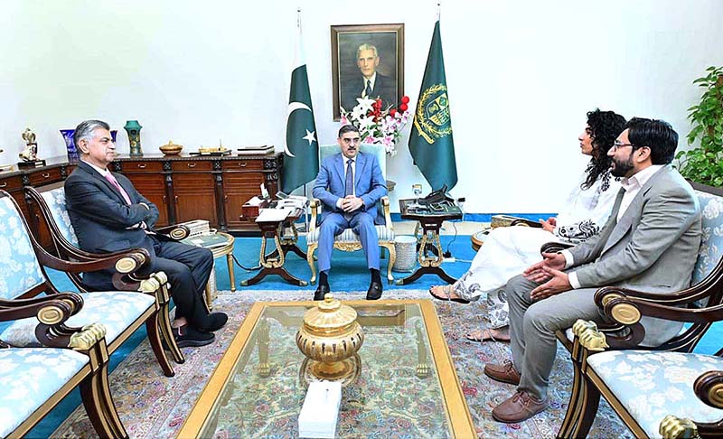 Ms. Ayesha Tanzeem, Head of South & Central Asia Division, Voice of America called on Caretaker Prime Minister Anwaar-ul-Haq Kakar. Caretaker Minister for Information and Broadcasting Murtaza Solangi also present in the meeting