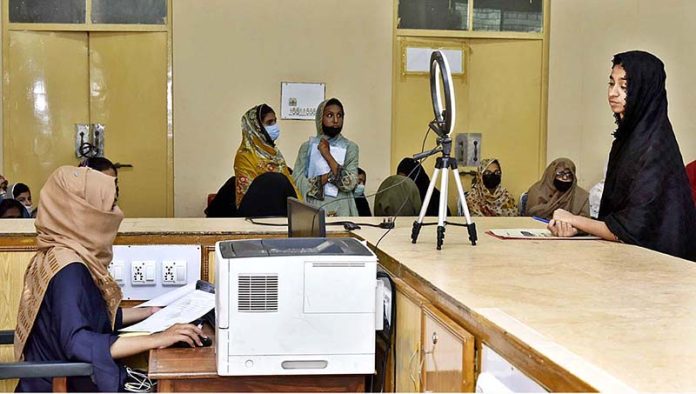 Students are getting guidance regarding admissions at Central Admission cell, Abbasia Campus the Islamia University