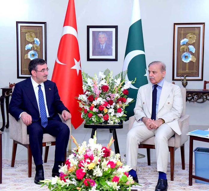 Vice President of Türkiye, Cevdet Yilmaz meets with Prime Minister Muhammad Shehbaz Sharif