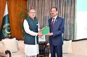 Auditor General of Pakistan, Mr Muhammad Ajmal Gondal, presenting the Audit report for the year 2022-23 to President Dr Arif Alvi, at Aiwan-e-Sadr