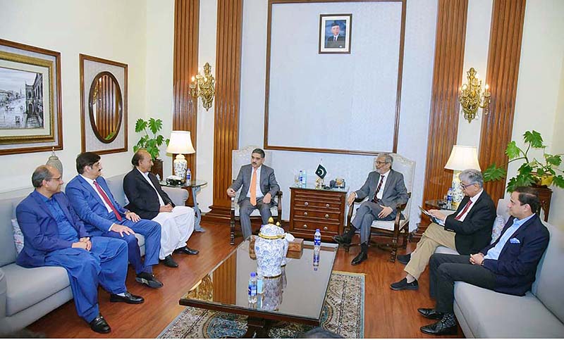 Caretaker Prime Minister Anwaar-ul-Haq Kakar addressing businessmen and owners of small and medium-sized industries