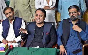 Ex-Chief Minister Gilgit-Baltistan Hafiz Hafeez Ur Rehman addressing a press conference at PMLN Secretariat
