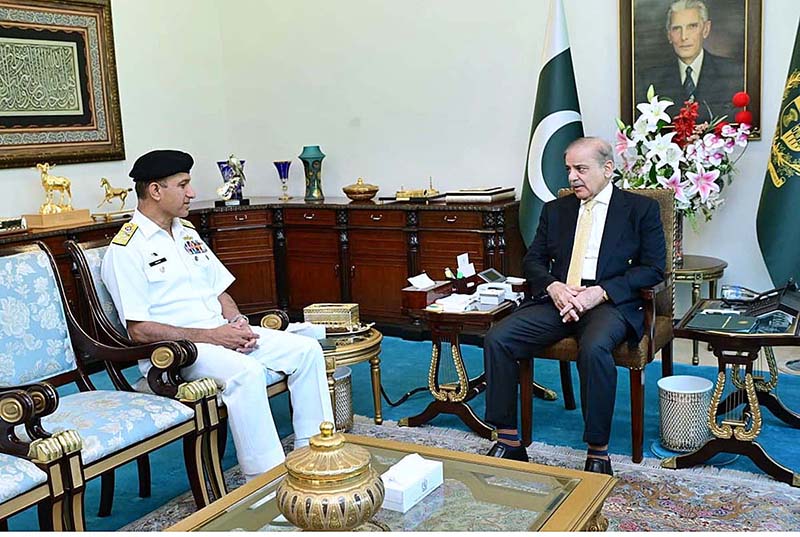 Chief of Naval Staff Amjad Khan Niazi calls on Prime Minister Muhammad Shehbaz Sharif