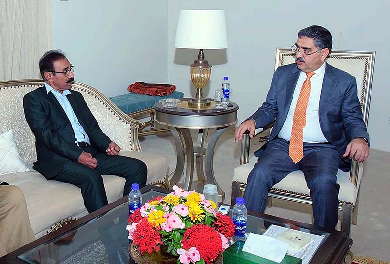 Renowned Pakistani Actor Zahir Lehri called on caretaker Prime Minister ...