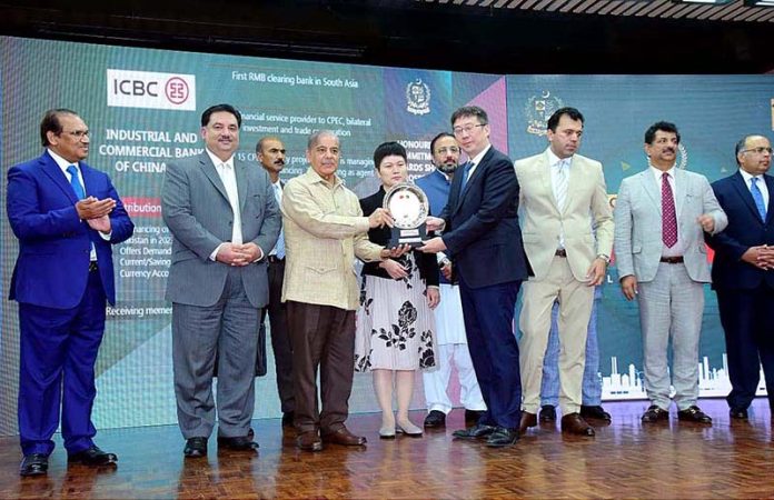 Prime Minister Muhammad Shehbaz Sharif presenting awards to heads/representatives of Chinese companies operating in Pakistan under the CPEC Prime Minister Muhammad Shehbaz Sharif presenting awards to heads/representatives of Chinese companies operating in Pakistan under the CPEC