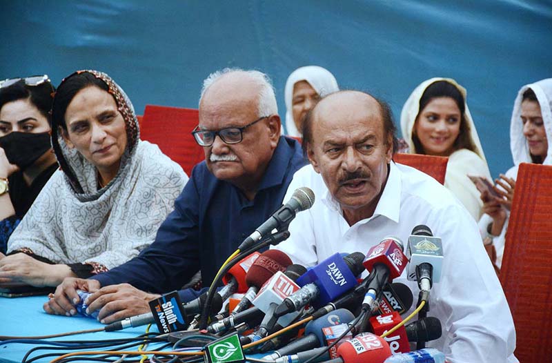 PPP Sindh President Senator Nisar Ahmed Khuhro along with PPP Sindh General Secretary Senator Waqar Mehdi with women workers from different parties, who have joined PPP, at People's Secretariat