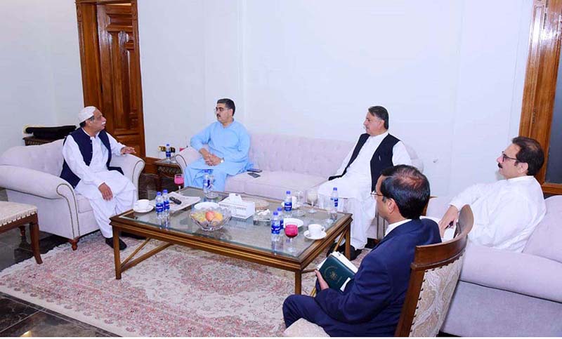Former Speaker Balochistan Assembly, Jan Muhammad Jamali calls on Caretaker Prime Minister Anwaar-ul-Haq Kakar