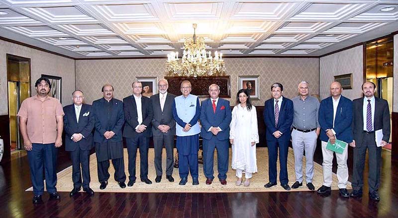 President Dr Arif Alvi in a group photo with the representatives of the Pakistan Federal Union of Journalists (PFUJ), AII Pakistan Newspapers Society (APNS), Pakistan Broadcasters Association (PBA), Council of Pakistan Newspaper Editors (CPNE), and Association of Electronic Media Editors and News Directors (AEMEND), who called on him, at Aiwan-e-Sadr