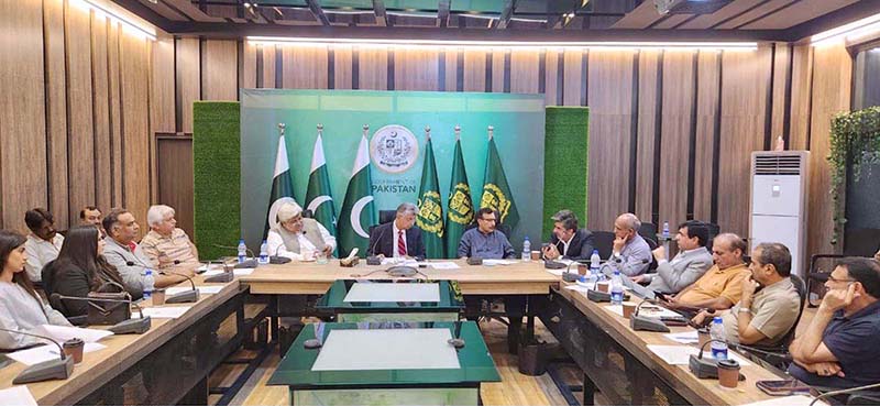 Caretaker Federal Minister Mr. Murtaza Solangi along with Secretary Power Division, Mr. Rashid Langrial briefing the media persons regarding the issue of increase in electricity bills