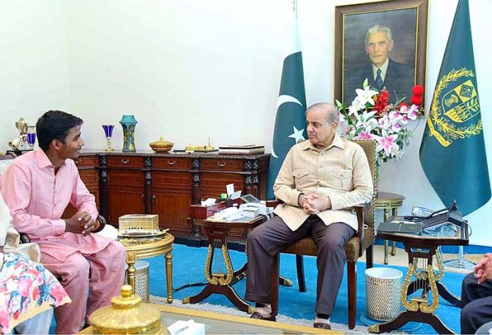 Topper of Matriculation Examination 2023, Gujranwala Board, Jamshed Ali calls on Prime Minister Muhammad Shehbaz Sharif
