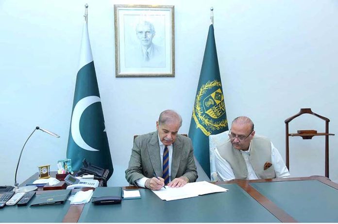 Leader of the Opposition Raja Riaz Ahmad meeting with Prime Minister Muhammad Shehbaz Sharif to finalize the name of Caretaker Prime Ministe