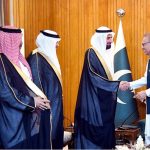 President Dr. Arif Alvi welcoming the Saudi Minister for Hajj and Umrah, Dr. Tawfiq bin Fawzan Al-Rabiah, who along with his delegation, called on President Dr. Arif Alvi, at Aiwan-e-Sadr