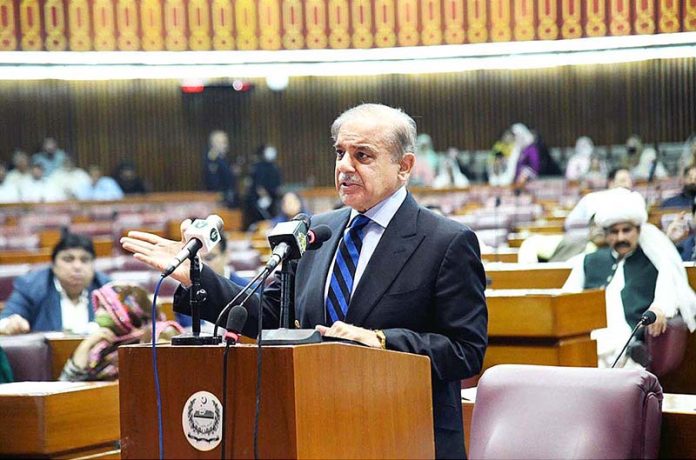 Prime Minister Muhammad Shehbaz Sharif addresses the farewell session of the National Assembly