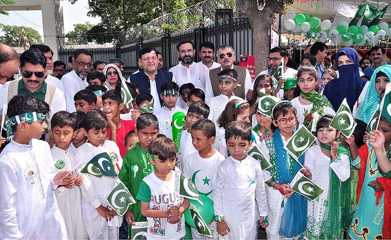 Vice Chancellor of the University of Sargodha, Dr. Qaiser Abbas, inaugurating a Blood Donation Camp organized by the Blood Donor Society on the occasion of 77th Independence Day celebration