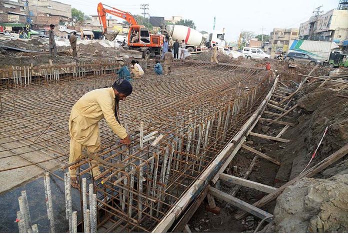 Construction work on Sumanabad underpass is in progress Construction work on Sumanabad underpass is in progress