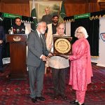 Prime Minister Muhammad Shehbaz Sharif distributing awards among the doctors on the completion of 1000 transplants in PKLI