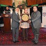 Prime Minister Muhammad Shehbaz Sharif distributing awards among the doctors on the completion of 1000 transplants in PKLI